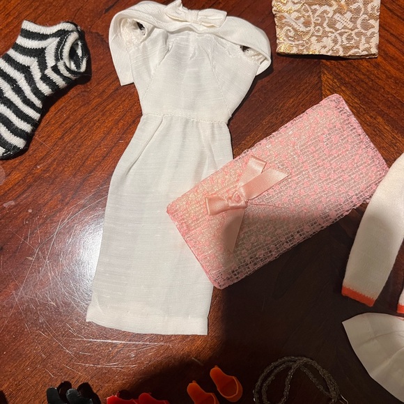 Barbies from the 1960s bubble cut and ponytail #4 - Picture 6 of 15